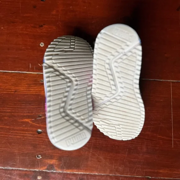 Puma white sneakers pink and purple swirl on the bottom size 11 little girls - Picture 9 of 9